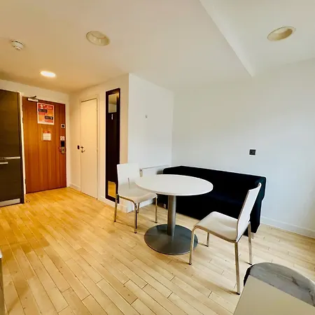 Stuhomes - Arundel House Londen Buitenkant foto