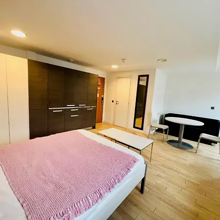 Stuhomes - Arundel House Londen Buitenkant foto